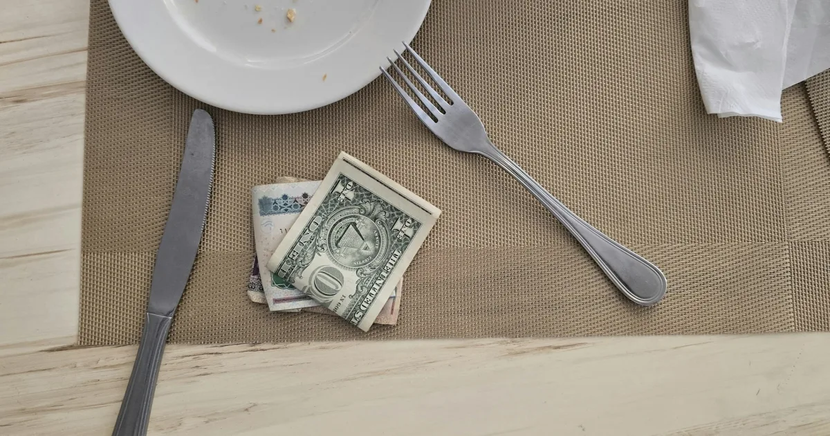 Restaurant bill cash
